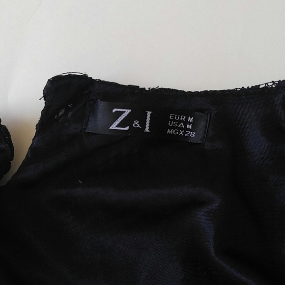 LACE Shift Dress - Picture 5 of 5